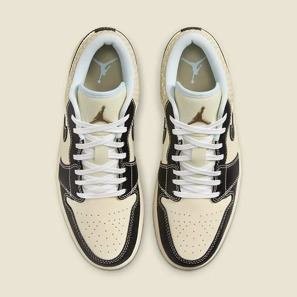 [NIKE] ★大人気★Jordan 1 Low SE Coconut Milk★関税無 Air Jordan 1 Low SE Coconut Milk Black HQ3437-101